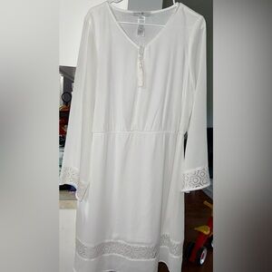 Elegant White Long Sleeve Dress